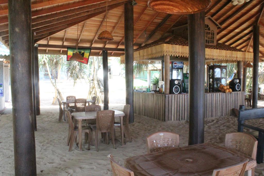 Warahena Beach Hotel ベントータ エクステリア 写真
