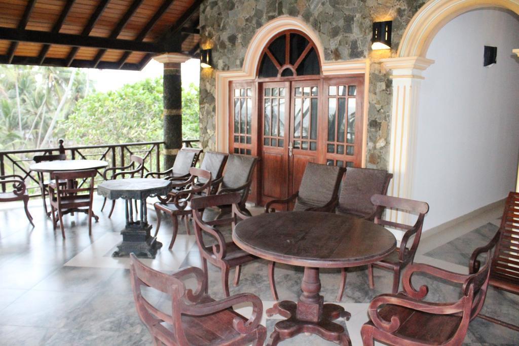 Warahena Beach Hotel ベントータ エクステリア 写真